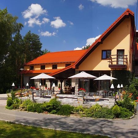 Zajazd Siodlo Hotel&Restauracja Kobyla Góra Exterior foto